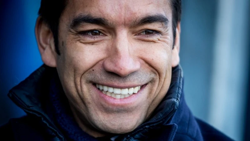 Van Bronckhorst: 'De tweede helft was vanaf het begin al niet goed'