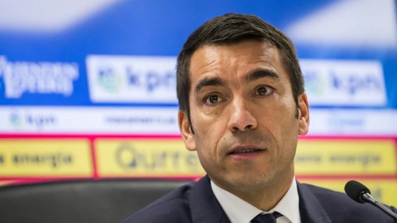 Van Bronckhorst gooit mogelijk elftal op de schop