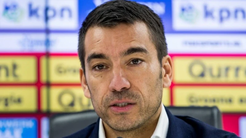 Lof voor Van Bronckhorst: 'Hij krijgt iets 'Mourinho-achtigs''