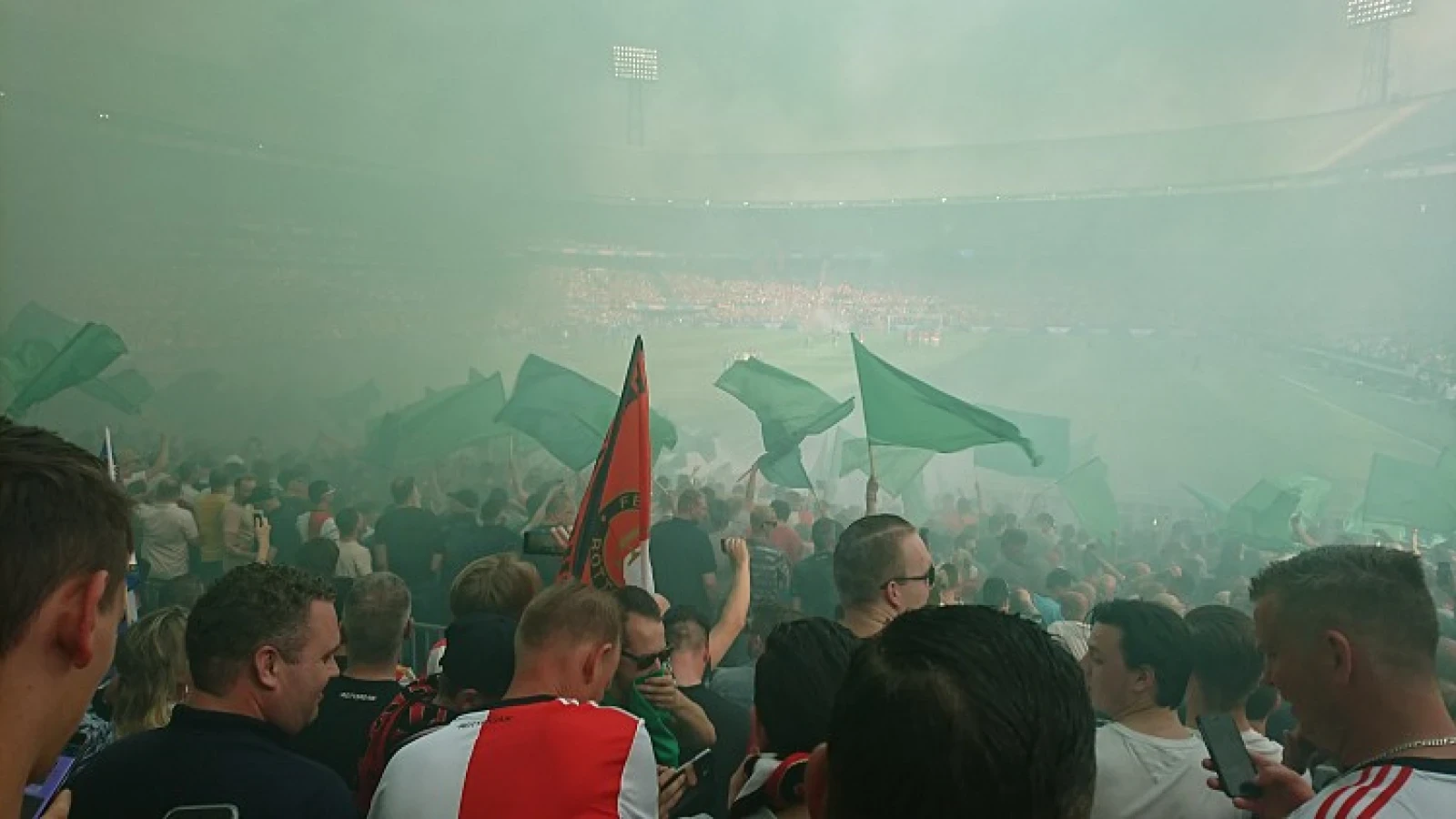 Supporters geven mening over Feyenoord City