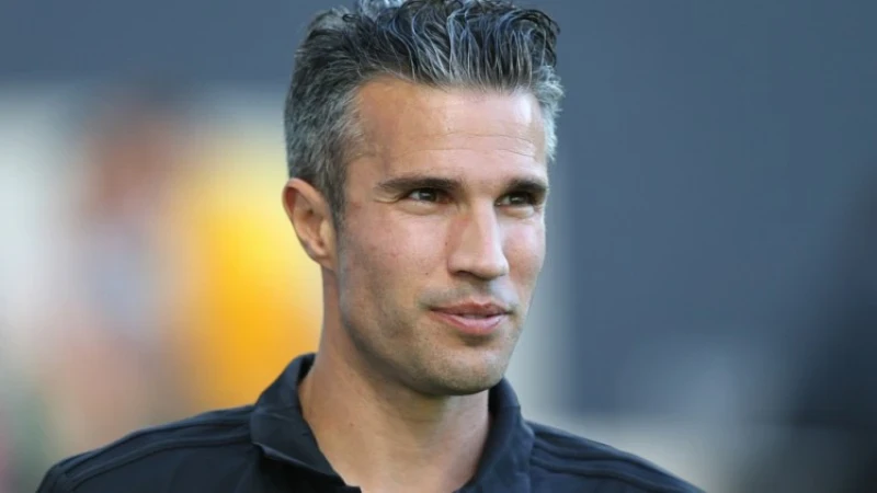 VIDEO: Robin van Persie scoort prachtig tegen FC Basel