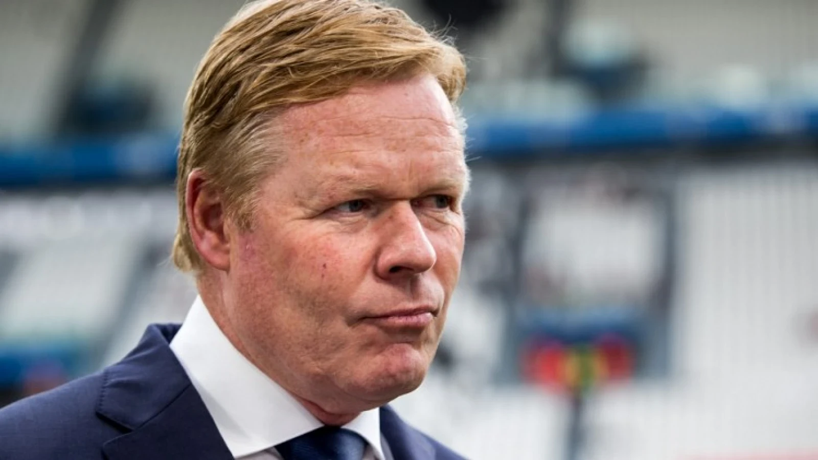 Feyenoord ontvangt Johan Cruijff Schaal bij winst uit handen van bekenden 