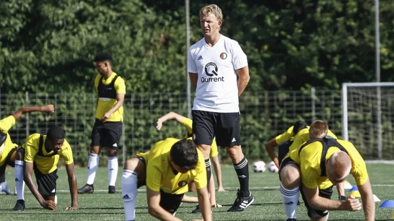 Kuyt na zijn eerste officiële prijs als trainer: 'Daar krijg ik enorm veel energie van'