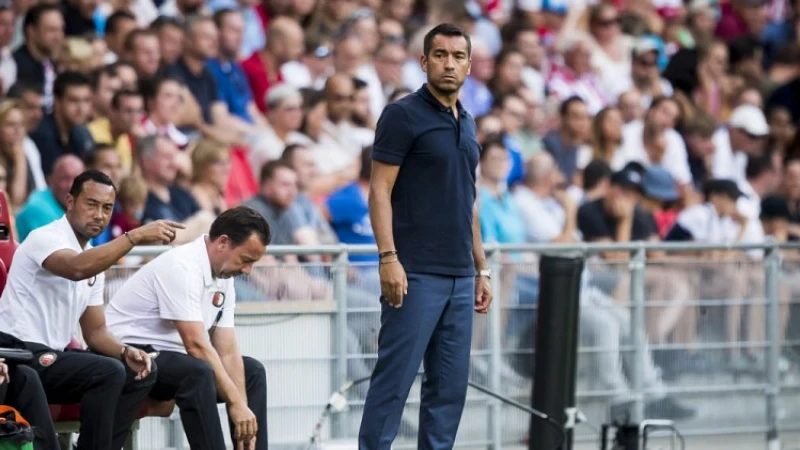 Van Bronckhorst: 'We zullen de komende dagen kijken hoe hij zal herstellen'