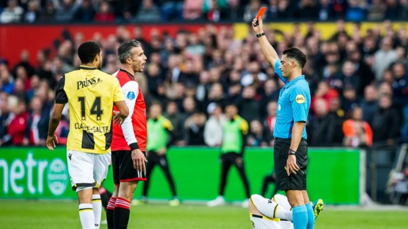 Rode kaart Van Persie moet worden geseponeerd: 'De intentie ontbreekt'