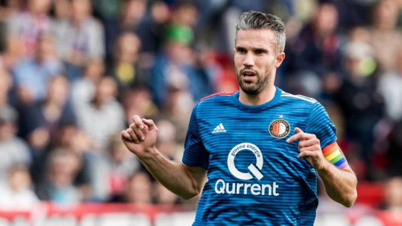 VIDEO | Van Persie zorgt voor chaos op schoolplein