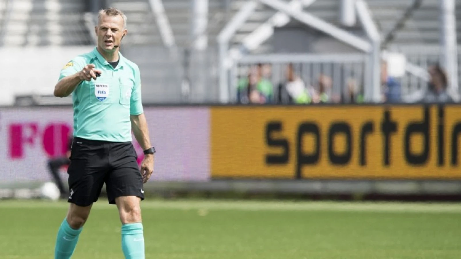 Björn Kuipers scheidsrechter tijdens Ajax - Feyenoord