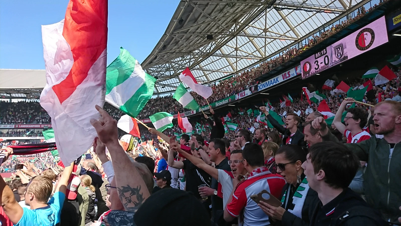 Rondom de wedstrijd | 'No matter if it's a win, a lose or a tie, I'm Feyenoord till I die'