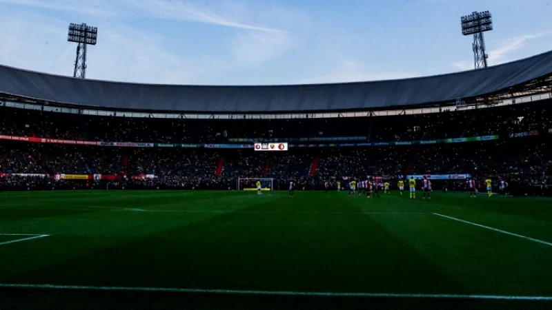 'Lichtmasten De Kuip nog steeds defect'