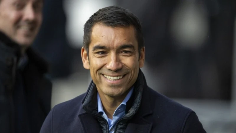 Van Bronckhorst: 'Als je nu derde staat met een achterstand die we hebben is de titel ver weg'