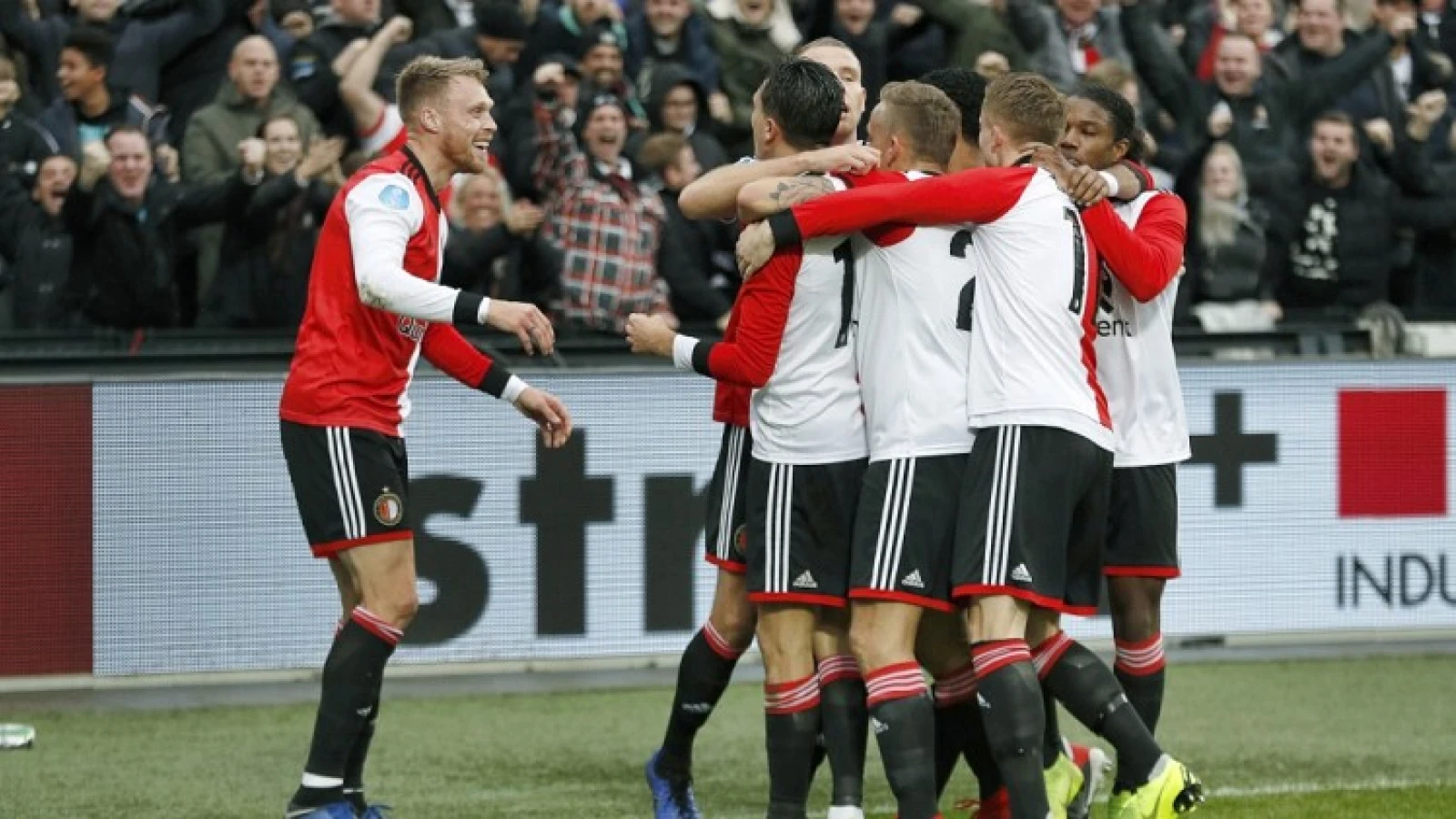 Feyenoord wint spannende topper van PSV