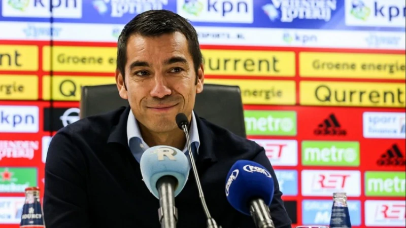 Van Bronckhorst komt met update over Vilhena: 'Het is uiteindelijk aan hem'