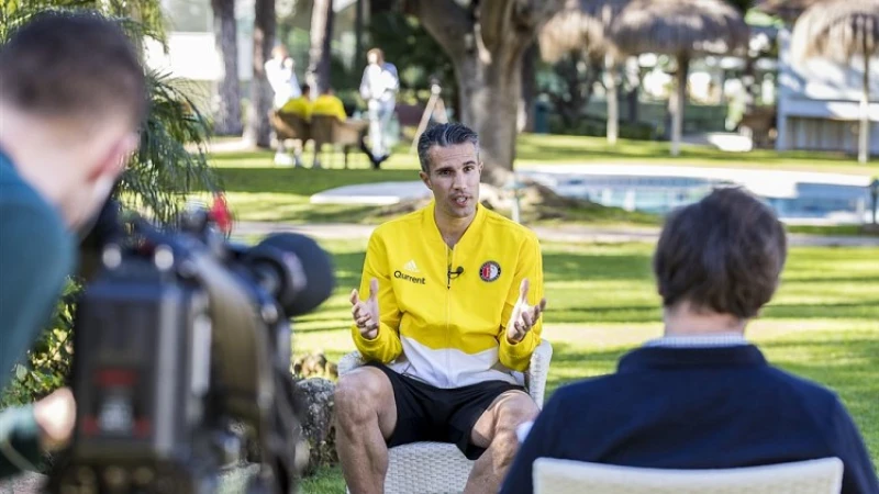 Van Persie over berichten in de media: 'Ik zelf lig ook niet wakker van zo’n stukje'