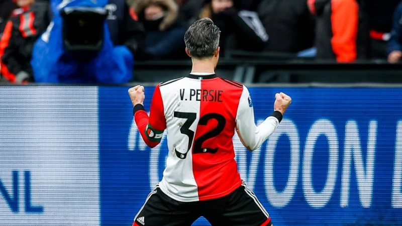 Van Persie: 'Ik gun Van Bommel de titel, voor ons wordt het lastig'