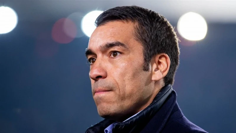 Van Bronckhorst baalt van deel supporters: 'Dat vind ik heel spijtig'