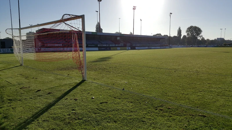 Feyenoord O/19 laat kans op koppositie liggen, weer rode kaart