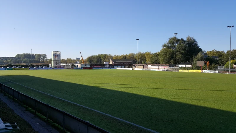 Feyenoord traint twee keer besloten richting wedstrijd met Vitesse