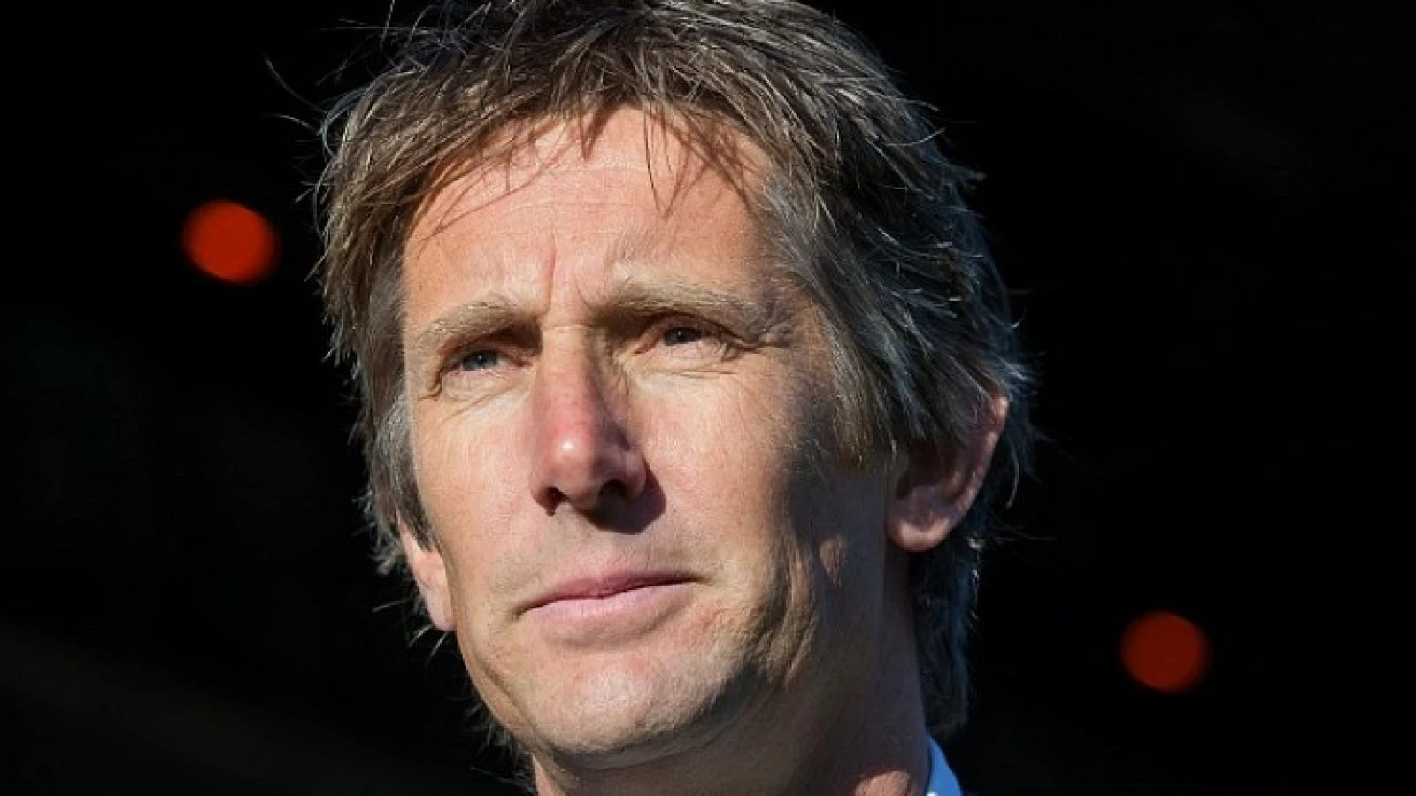 Van der Sar staat Feyenoorder in de weg: 'Laat hem maar lekker achter de schermen bij Ajax lopen'