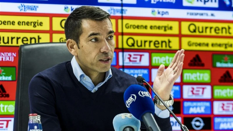 Van Bronckhorst: 'Ik kies vandaag voor dit middenveld'