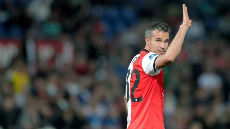 Van Persie slaat aanbod Feyenoord af: 'Geen behoefte aan afscheidswedstrijd'