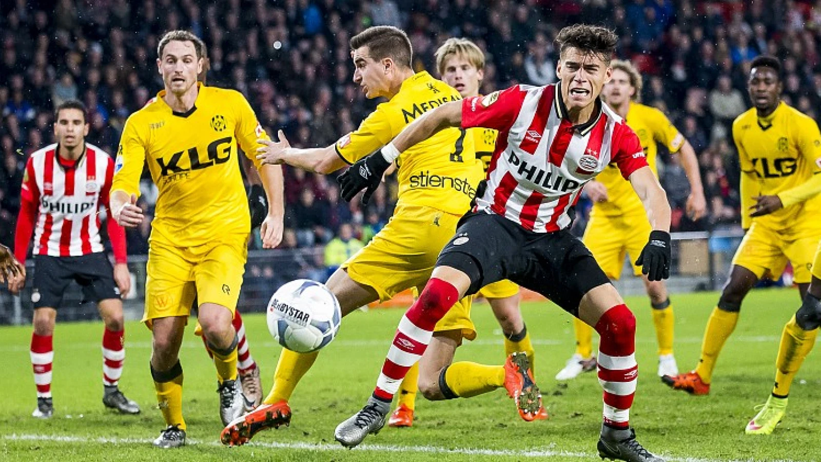 Belangrijke schakel in de PSV-verdediging mist training door 'lichte klachten'