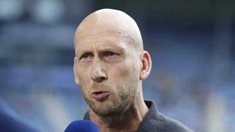 Stam: 'Hij is beschikbaar in de selectie en ik maak daar gebruik van'