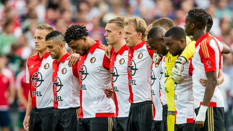 FOTO'S en VIDEO | Indrukwekkende minuut stilte voor aanvang van Feyenoord - Sparta