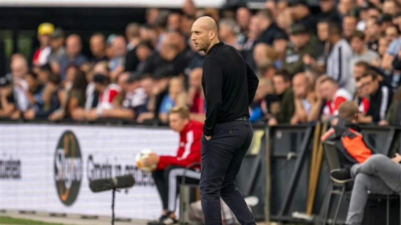 OPSTELLING | Jaap Stam kiest voor Toornstra en zet Tapia op de bank