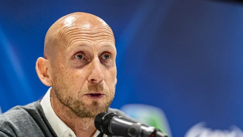 Jaap Stam lijkt niet te kunnen beschikken over tweetal