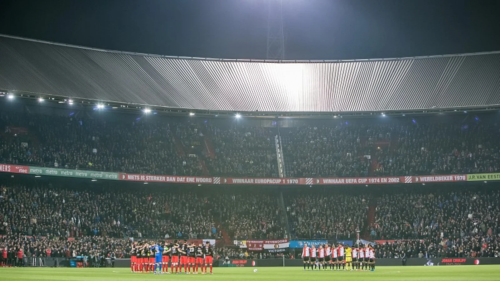 'We wisten niet wat we zagen, de jongens stonden met tranen in de ogen omdat er zoveel mensen kwamen naar Benfica'