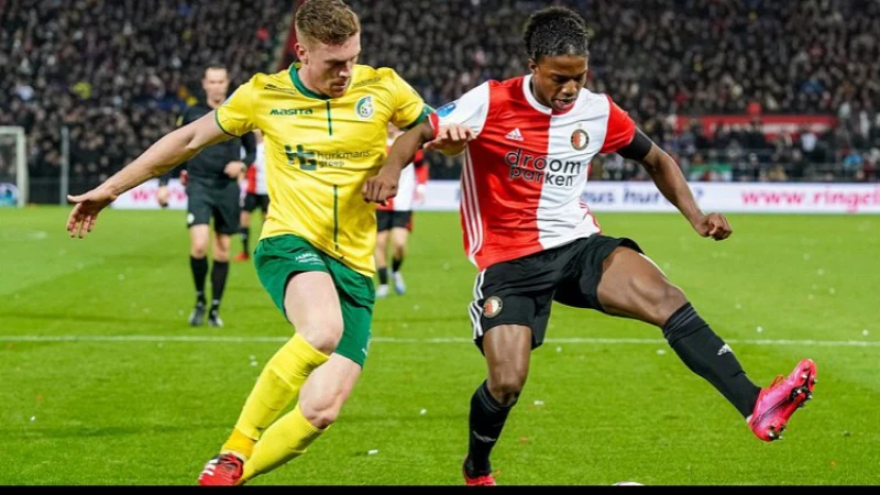 Malacia: 'PSV is een concurrent, we moeten daar drie punten pakken'