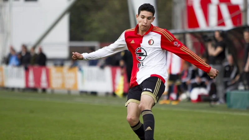 'Feyenoord en jeugdspeler in gesprek over contract'