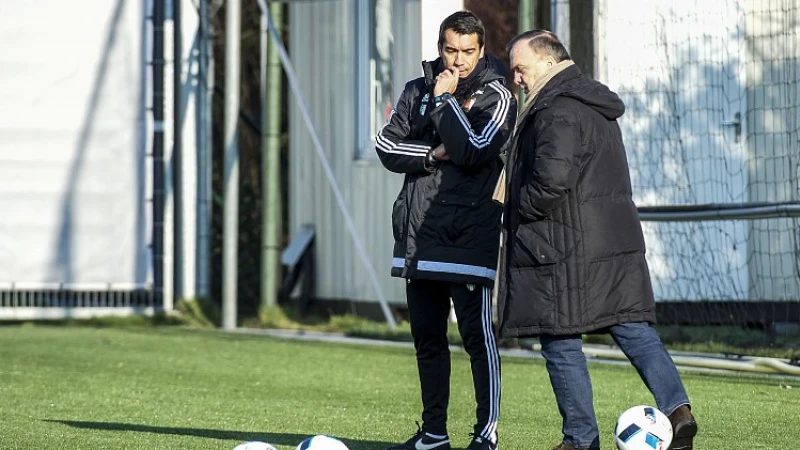 Van Bronckhorst: 'Of Dick Advocaat blijft?'