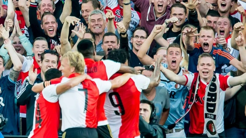 Speciale fanzone op Stadhuisplein tijdens bekerfinale