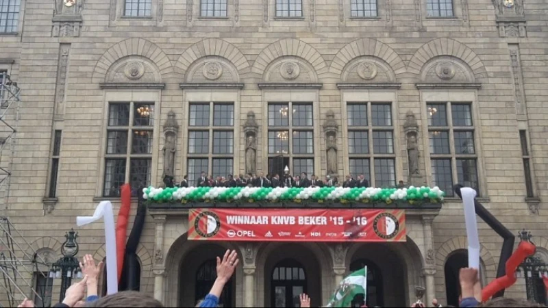 De huldiging door het oog van de spelers