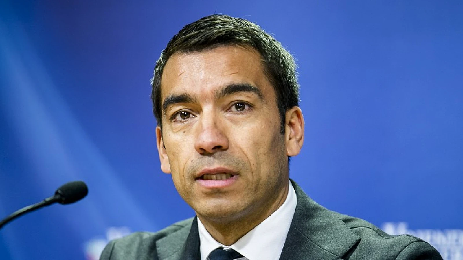 Van Bronckhorst wil revanche: 'Flinke tegenslag omdat je met dat resultaat de winterstop in ging'