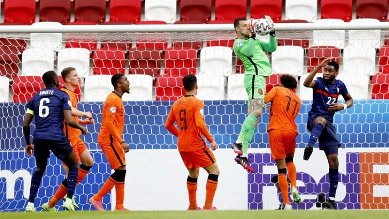 OPSTELLING | Twee Feyenoorders in de basis bij Jong Oranje