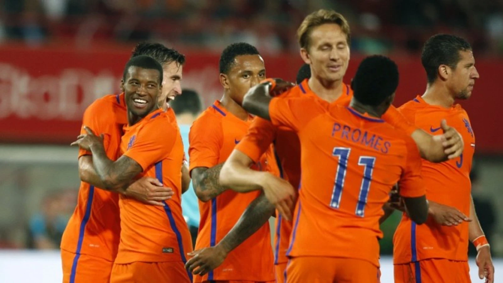 Oranje wint oefenduel van Oostenrijk, Feyenoorder debuteert