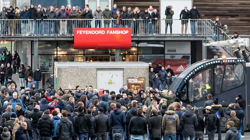 Supporters negeren massaal oproep voor verhoor 