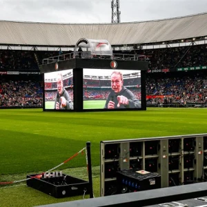 VIDEO | Prachtige beelden uit De Kuip bij optreden Lee Towers