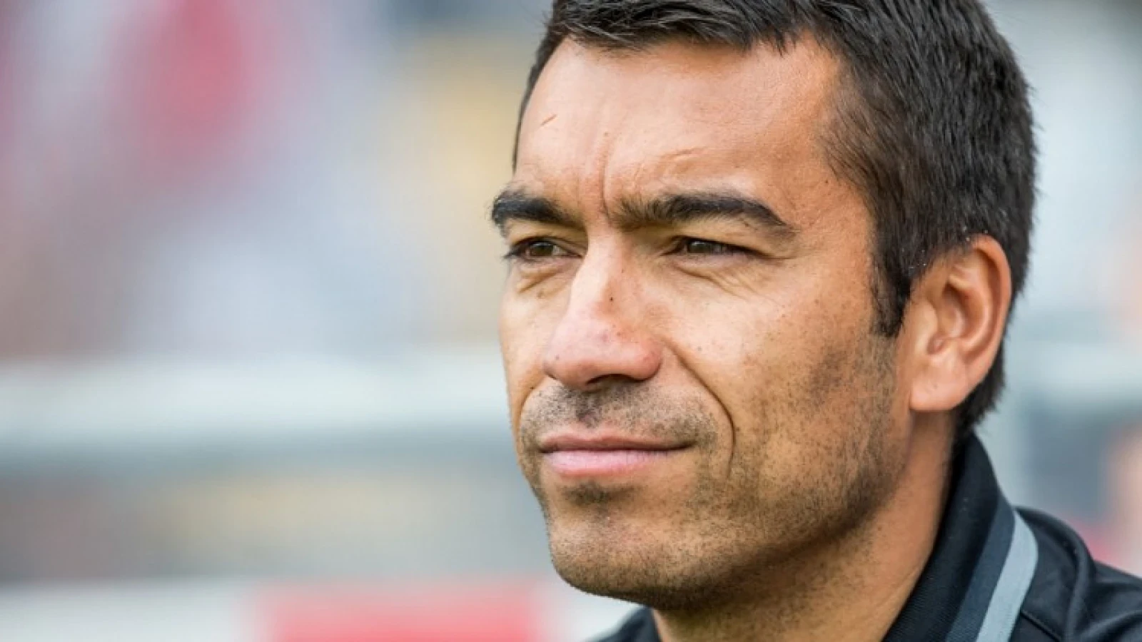 Van Bronckhorst nog zoekende naar basiself