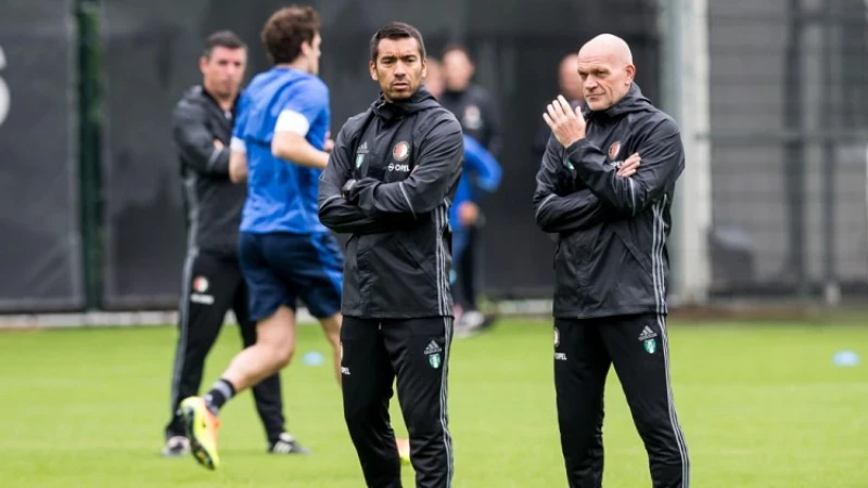 Van Bronckhorst verklapt wie het doel gaat verdedigen tijdens openingswedstrijd