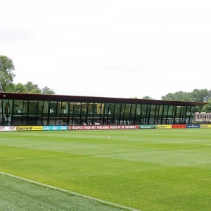 Dinsdag onderlinge oefenwedstrijd met spelers van Feyenoord 1 en Feyenoord O21