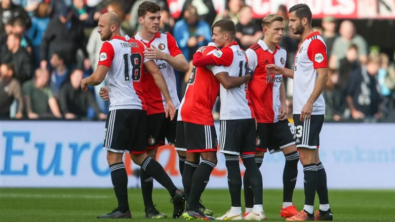 STAND | Feyenoord loopt een punt in op PSV