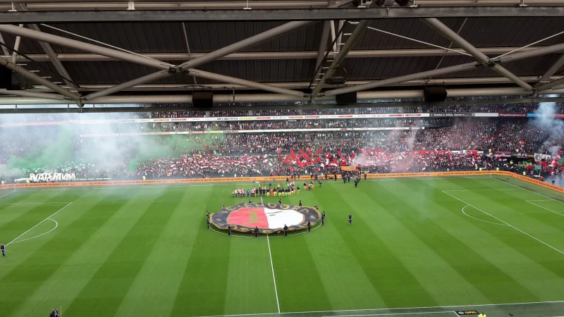 Feyenoord - Lazio in uitverkochte Kuip