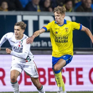 EREDIVISIE | Vitesse pakt punt in blessuretijd