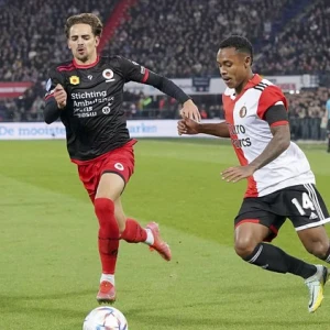 Igor Paixão geblesseerd van het veld in wedstrijd tegen Excelsior