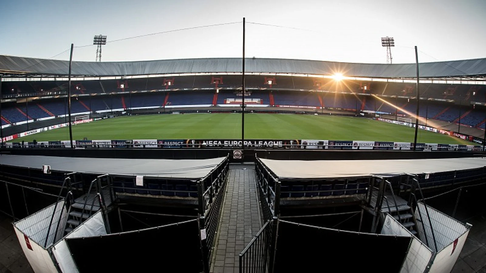 'Feyenoord overweegt netten op te hangen tijdens de Klassieker'