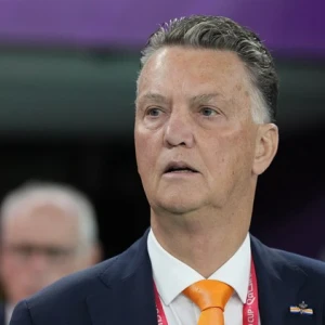 OPSTELLING | Van Gaal laat Bergwijn starten tegen Argentinië