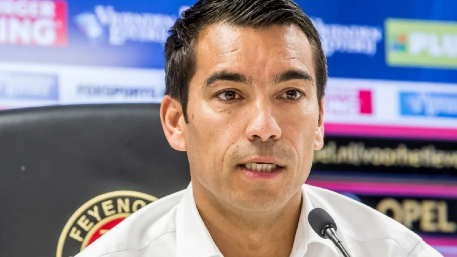 Van Bronckhorst analyseert: 'Dan hebben we hiervoor dus echt wat goed gedaan'